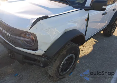 2024 Ford Bronco Badlands z USA, uszkodzony, nr VIN 1FMEE9BP0RLA54122